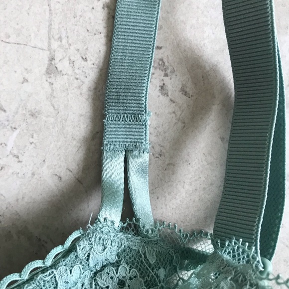 Victoria’s Secret || Dream Angel Push-Up 36DD - Picture 3 of 5